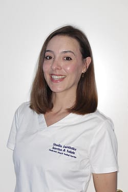 Dott.ssa Maria Isabel Pareja Carrillo Odontoiatra, Direttore SanitarioSi occupa nella struttura di protesi e specializzata in Estetica Dentale